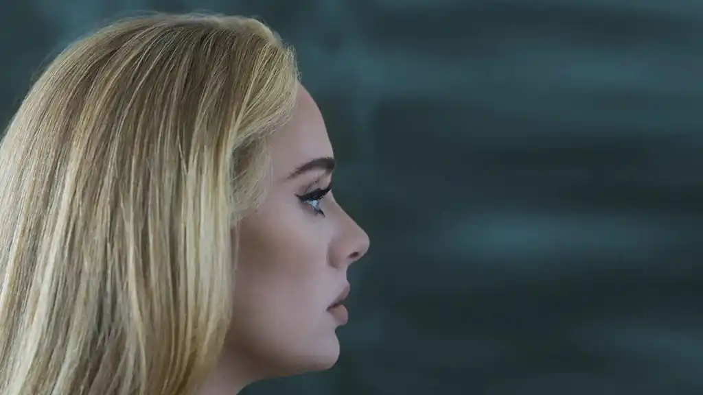 Adele estrena su nuevo álbum ’30’