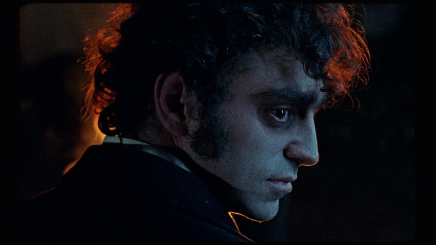 Fotograma 'Los murciélagos han abandonado el campanario'.