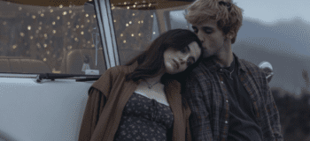 “Boulevard”, un romance adolescente marcado por una herida del pasado “Boulevard”, un romance adolescente marcado por una herida del pasado