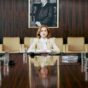 Isabelle Huppert arrasa en la pantalla bajo una excéntrica fortuna
