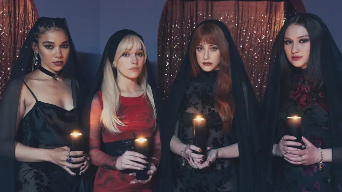 Forbidden Fruits: la magia más peligrosa es la necesidad de pertenecer