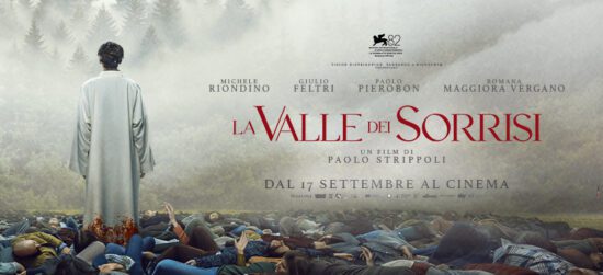 La valle dei sorrisi: Paolo Strippoli convierte la felicidad en algo inquietante